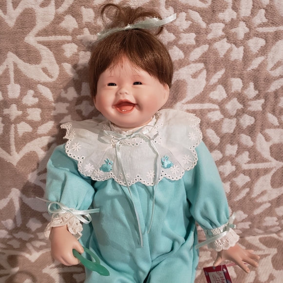 Ashton-Drake "My First Tooth" Patricia 14" Porcelain Doll - NEW in Box - Picture 3 of 10